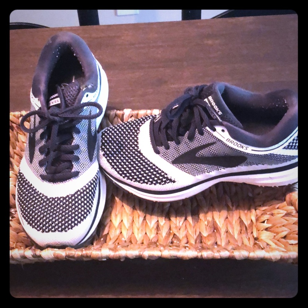 Brooks Revel Cushion Running shoes